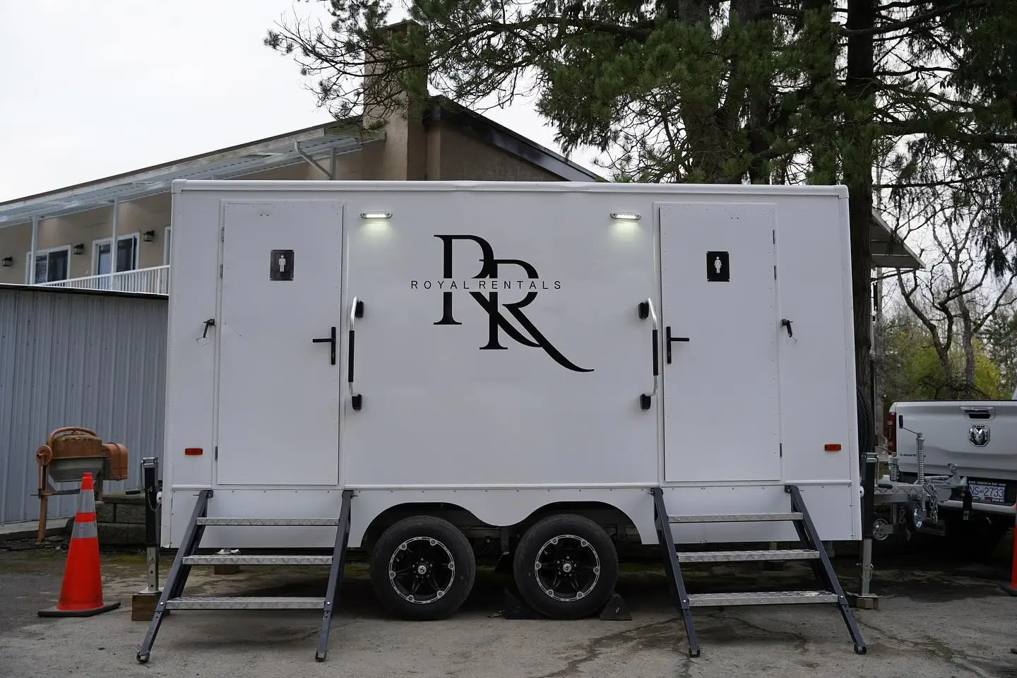 Royal Rentals Standard 2 Stall